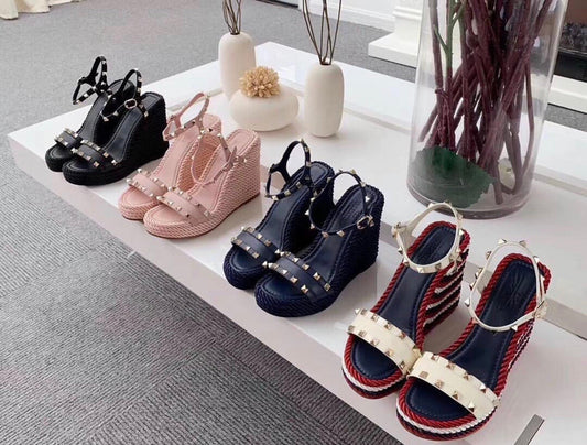 Rockstud Wedges