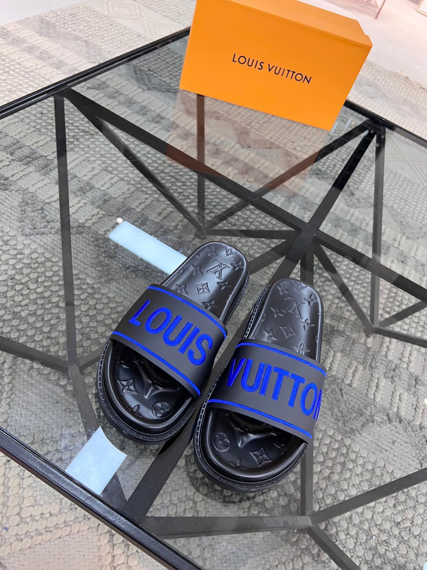 Logo Slides