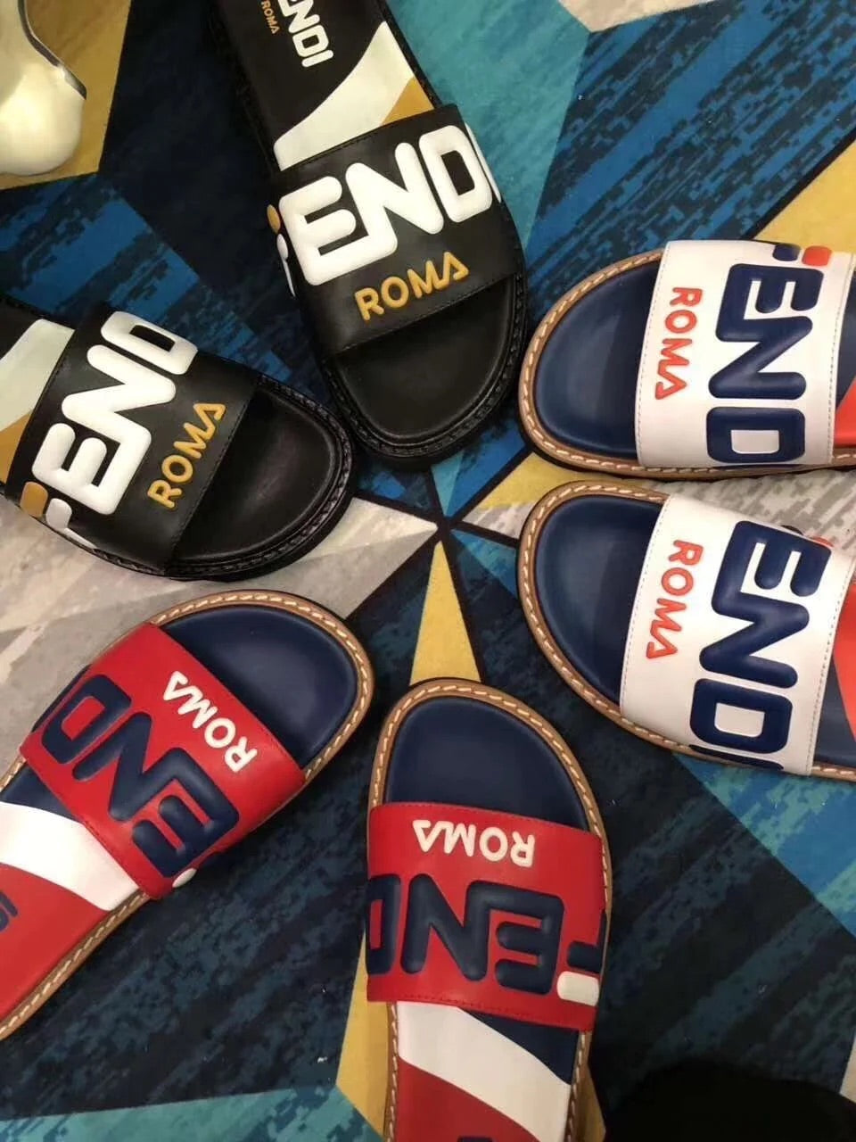 Logo Mania Slides