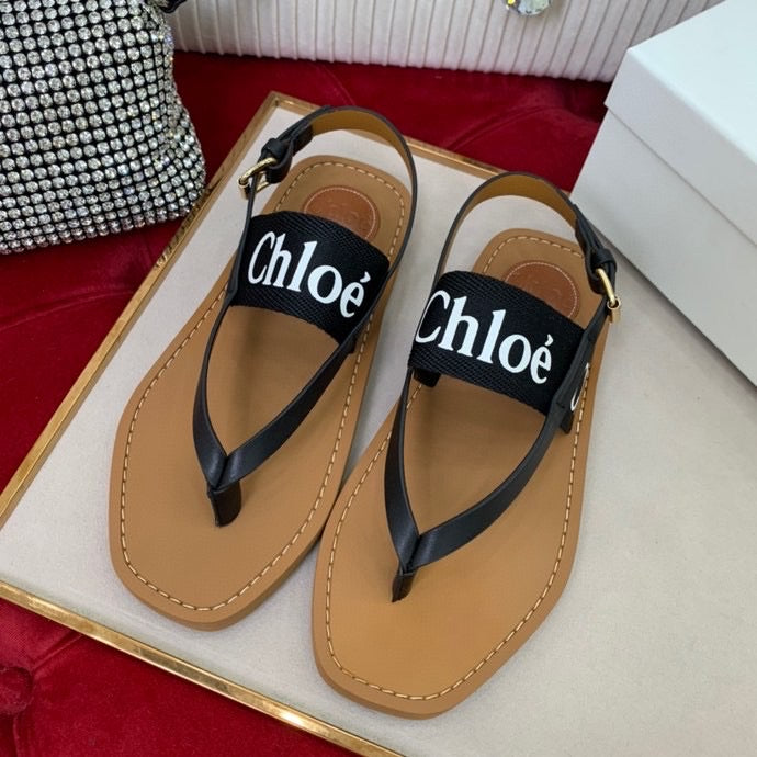 Woody Flat Sandals