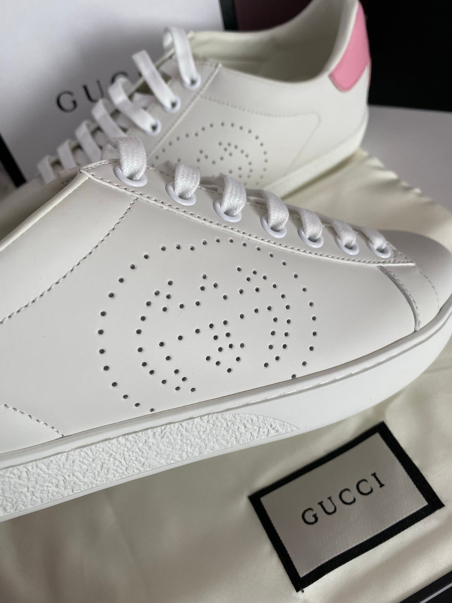 Ace Sneaker