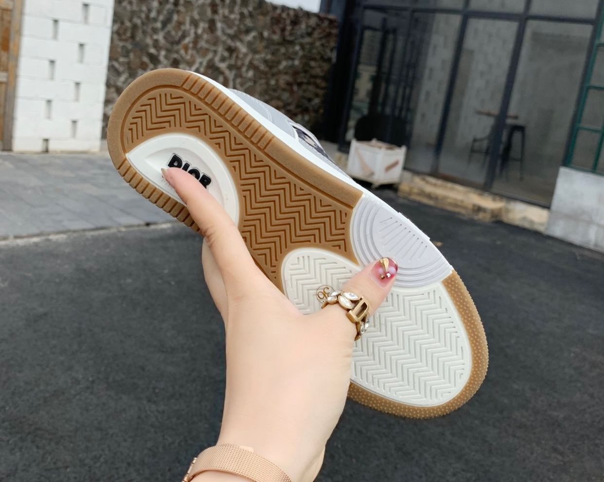 B27 Sneaker