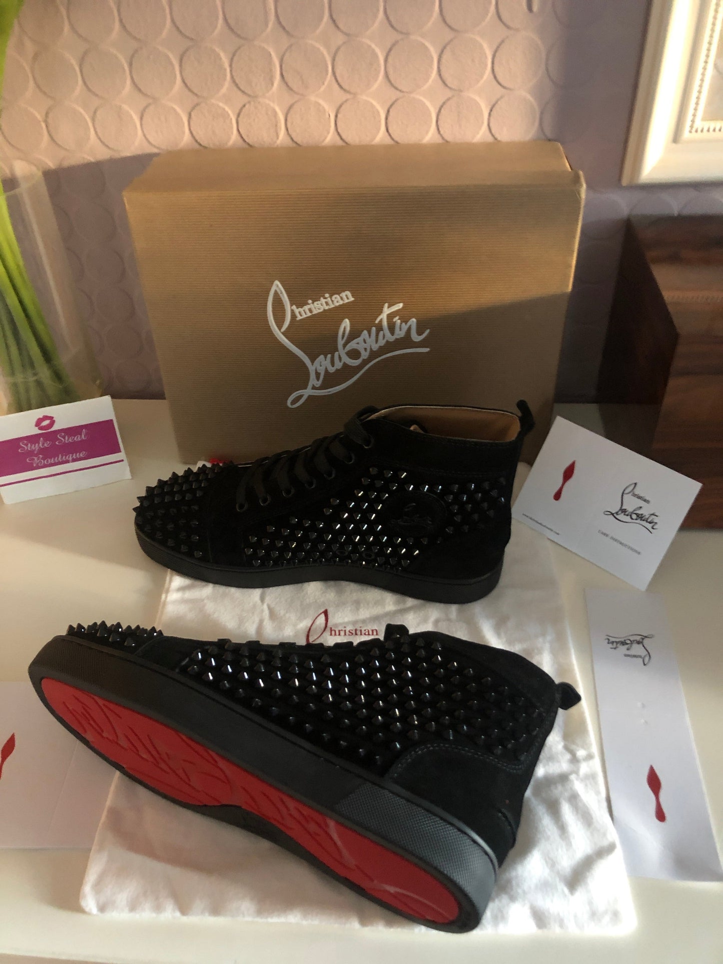 Louis Spikes Womens