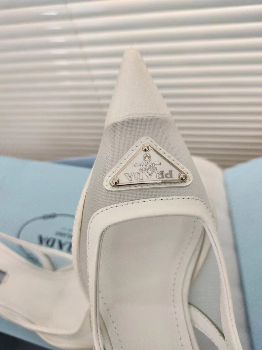 Logo Mesh Pumps