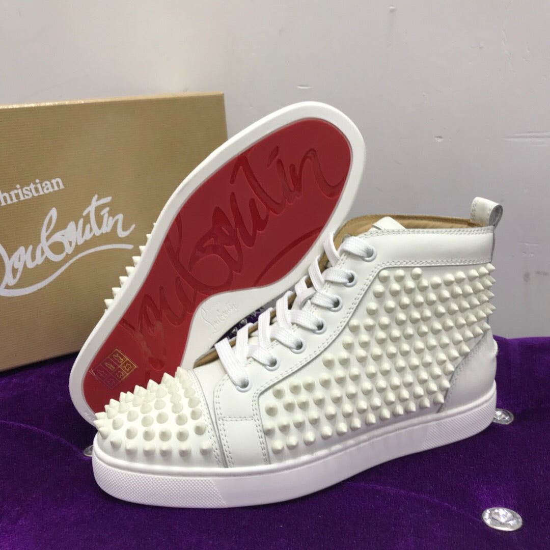 Louis Spikes Womens