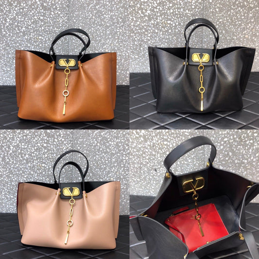 V Logo Escape Shopper