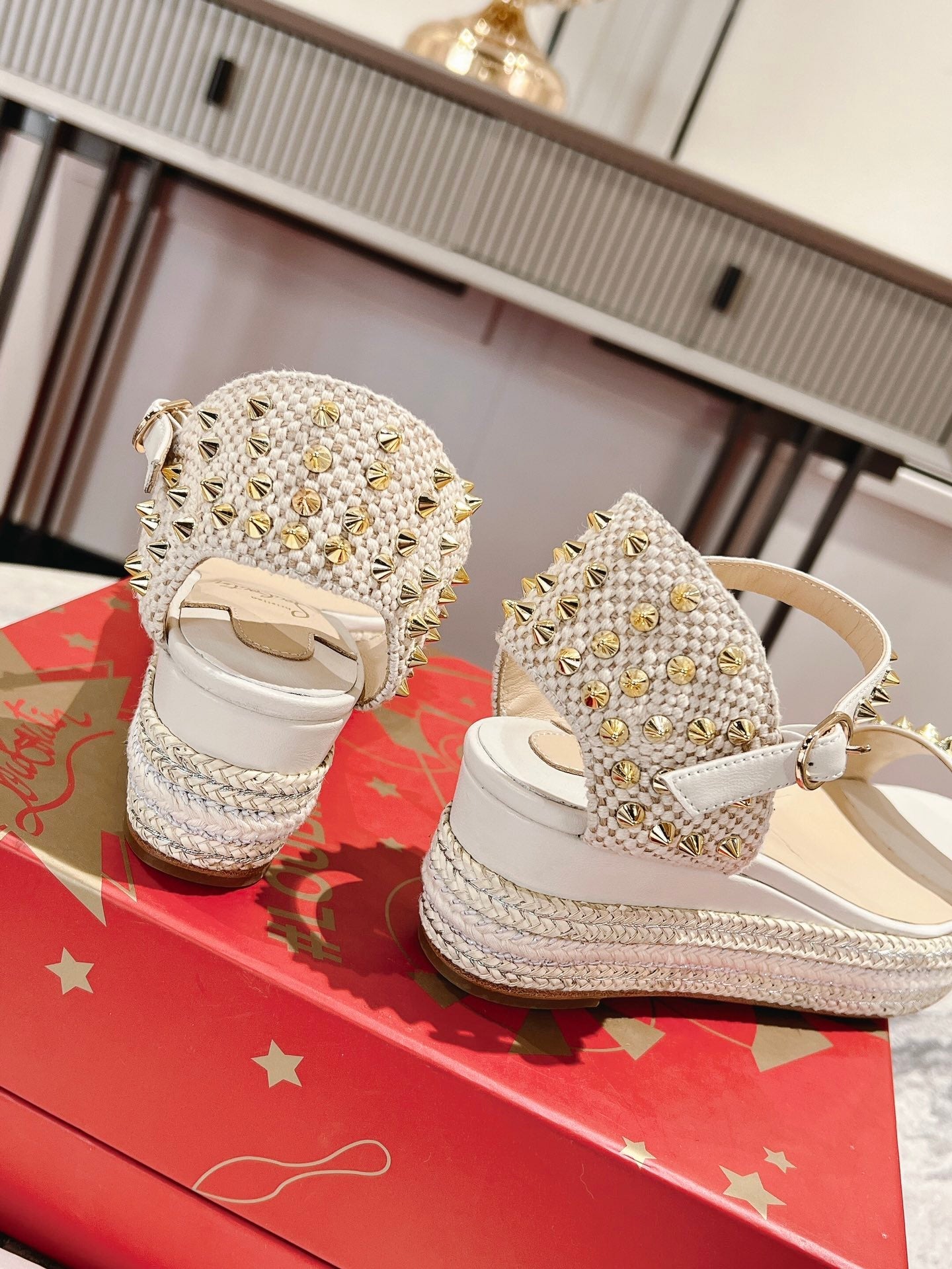 Madmonica Wedges