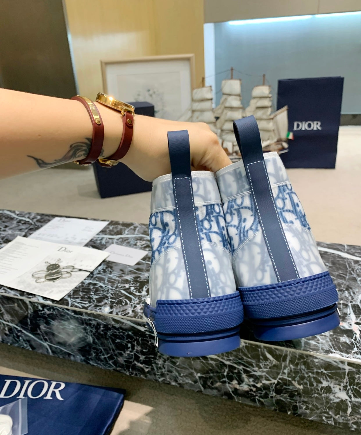 B23 Sneaker