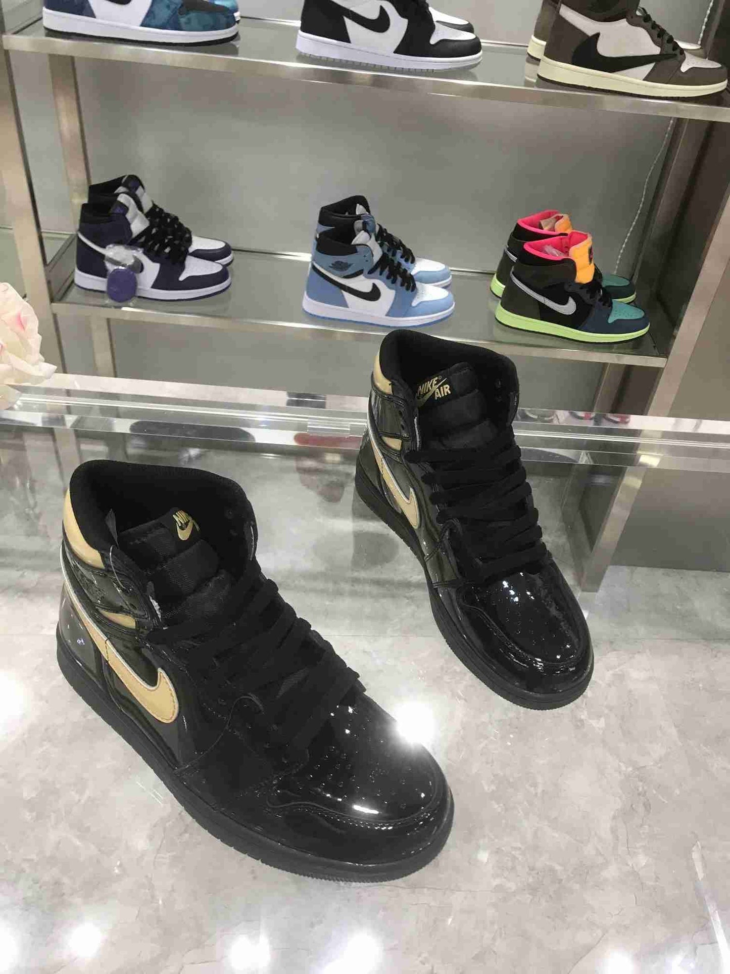 AJ 1