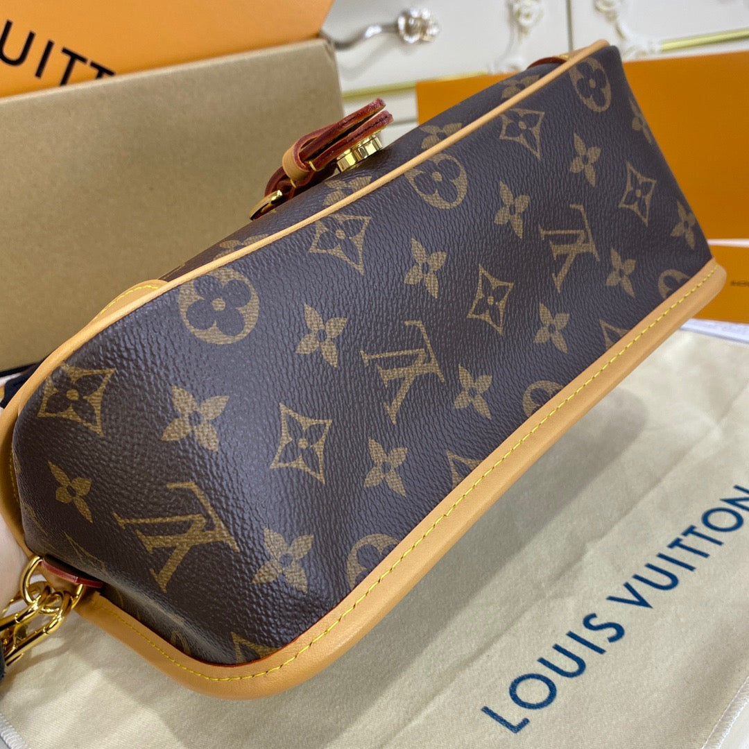 Diane Satchel