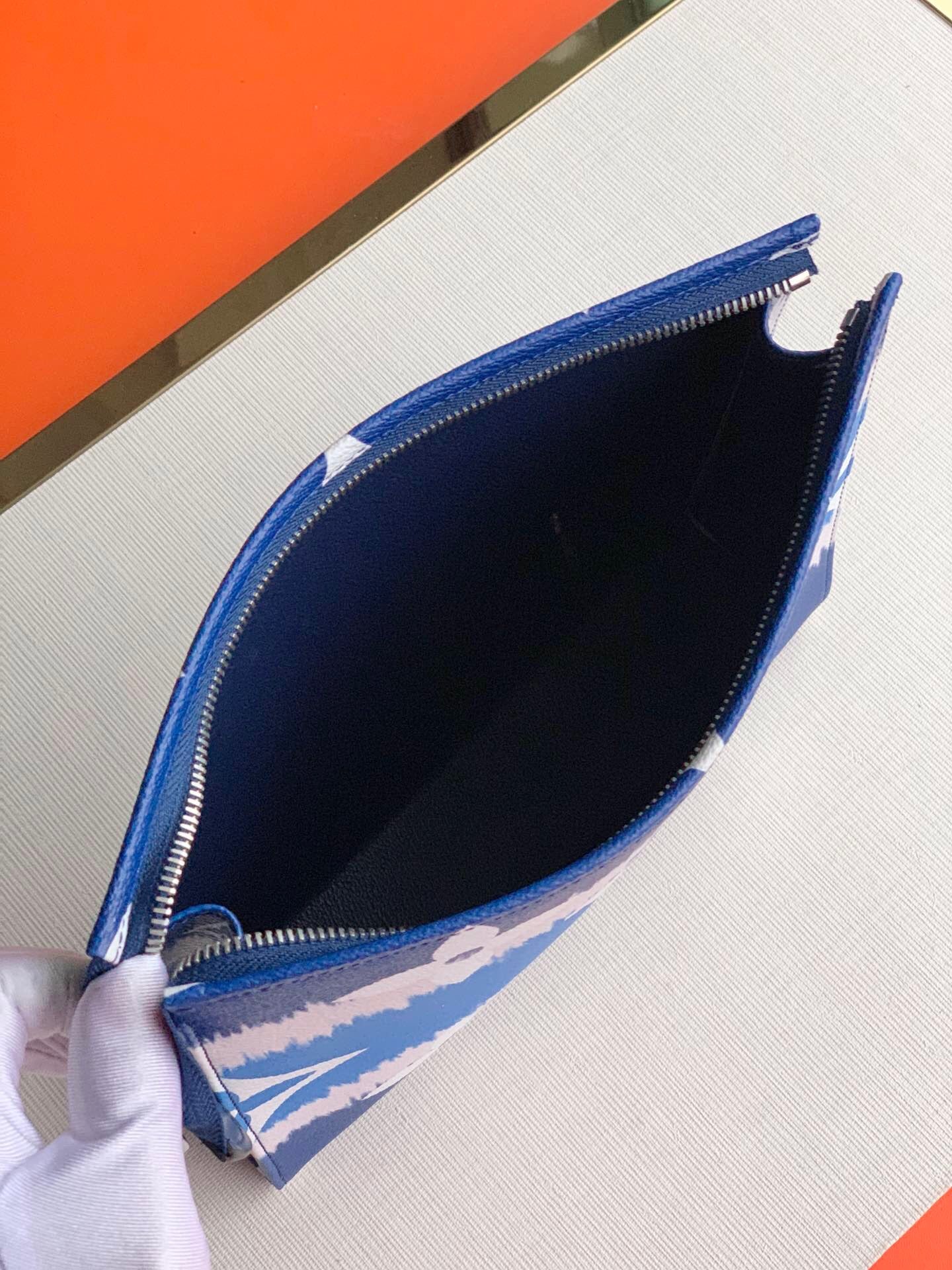 Escale Toiletry Pouch 26