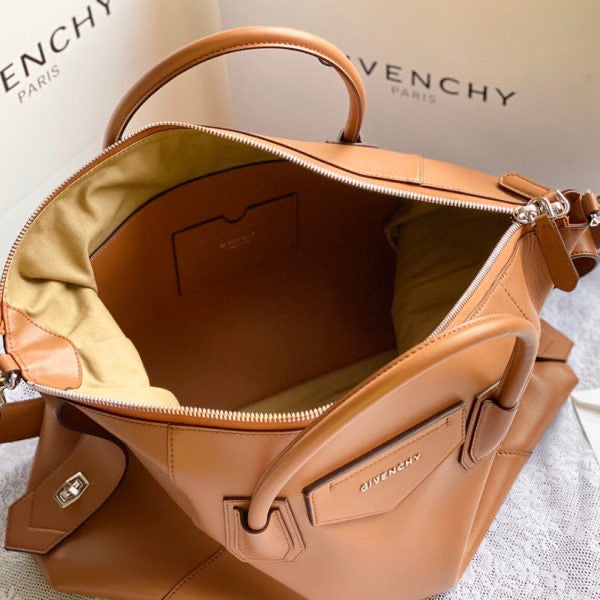 Antigona Soft Leather