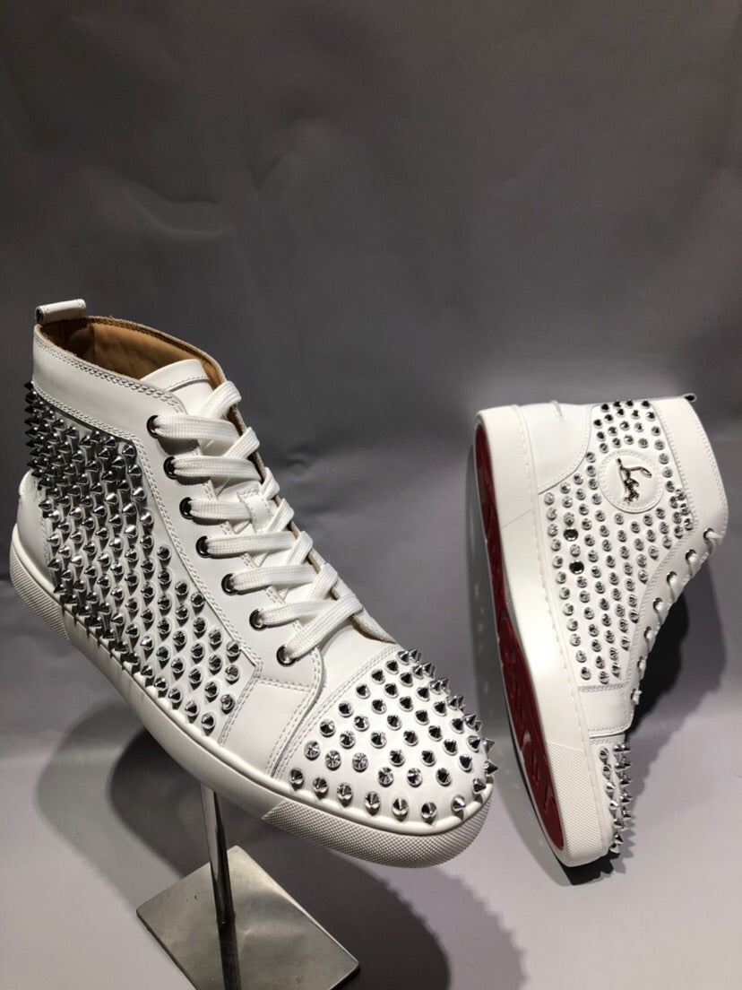 Louis Spikes Womens