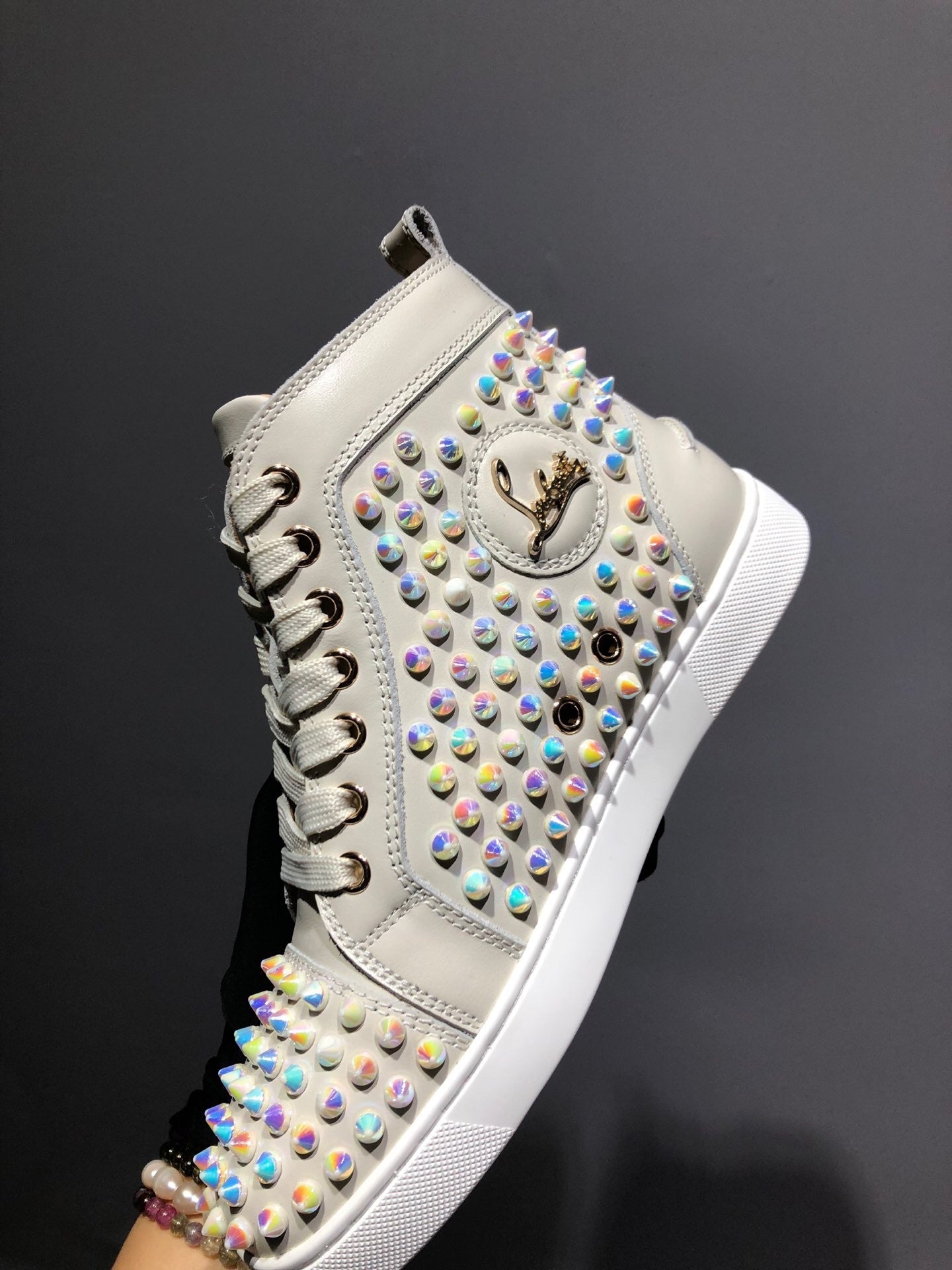 Louis Spikes Womens