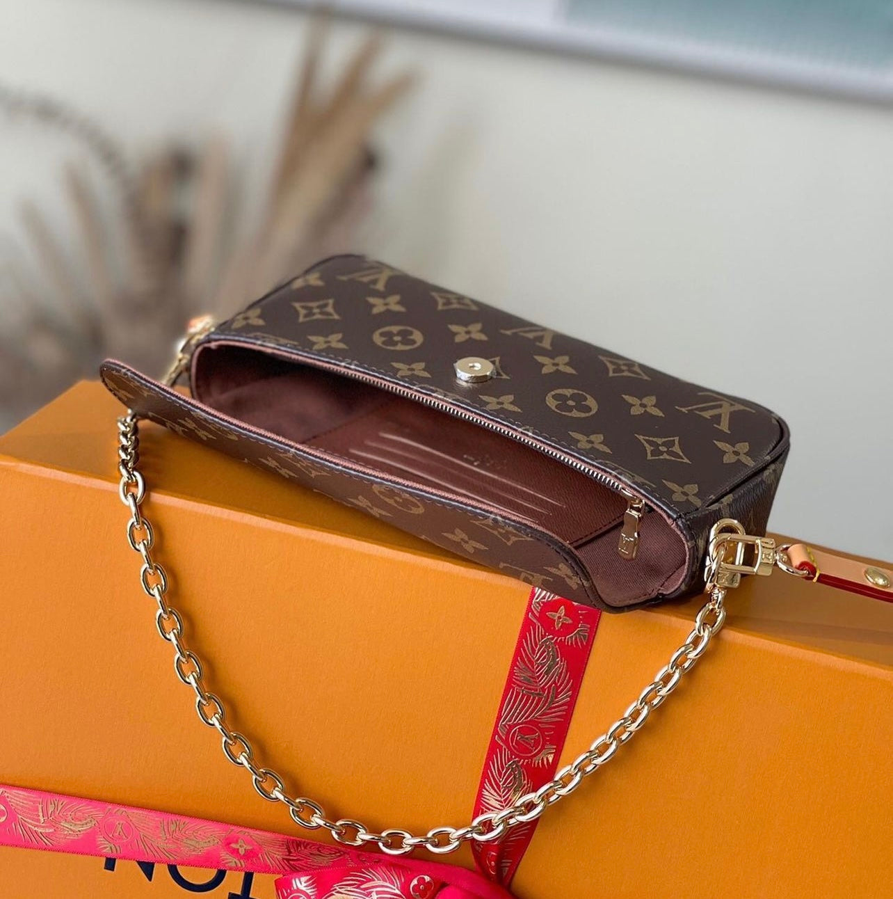Ivy Chain Bag