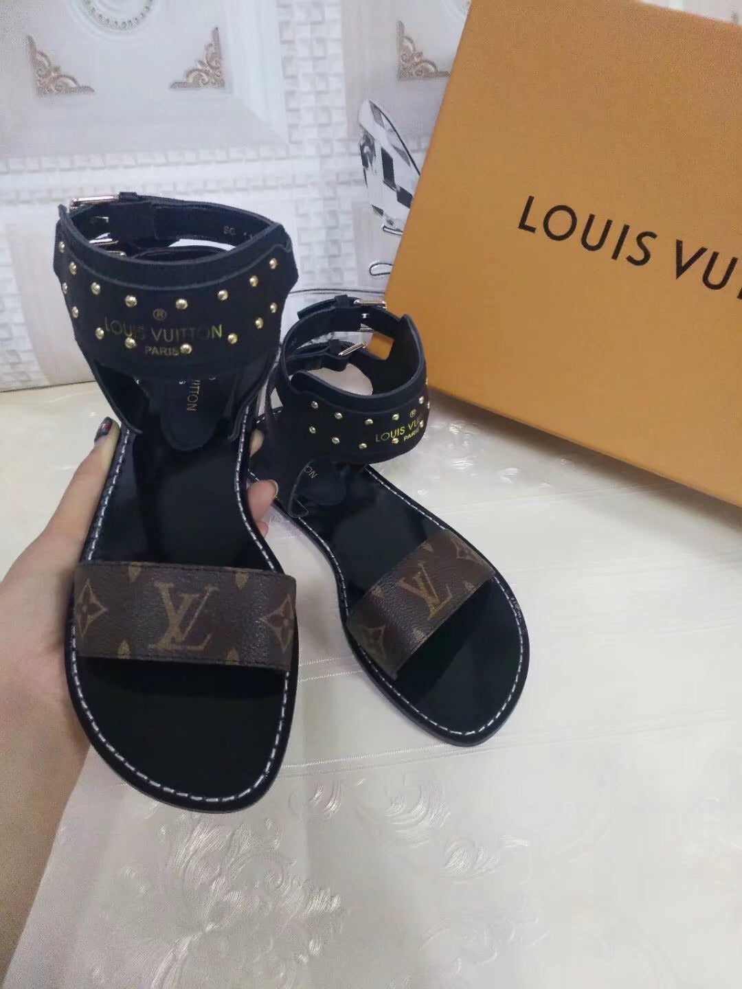 Nomad Flat Sandals