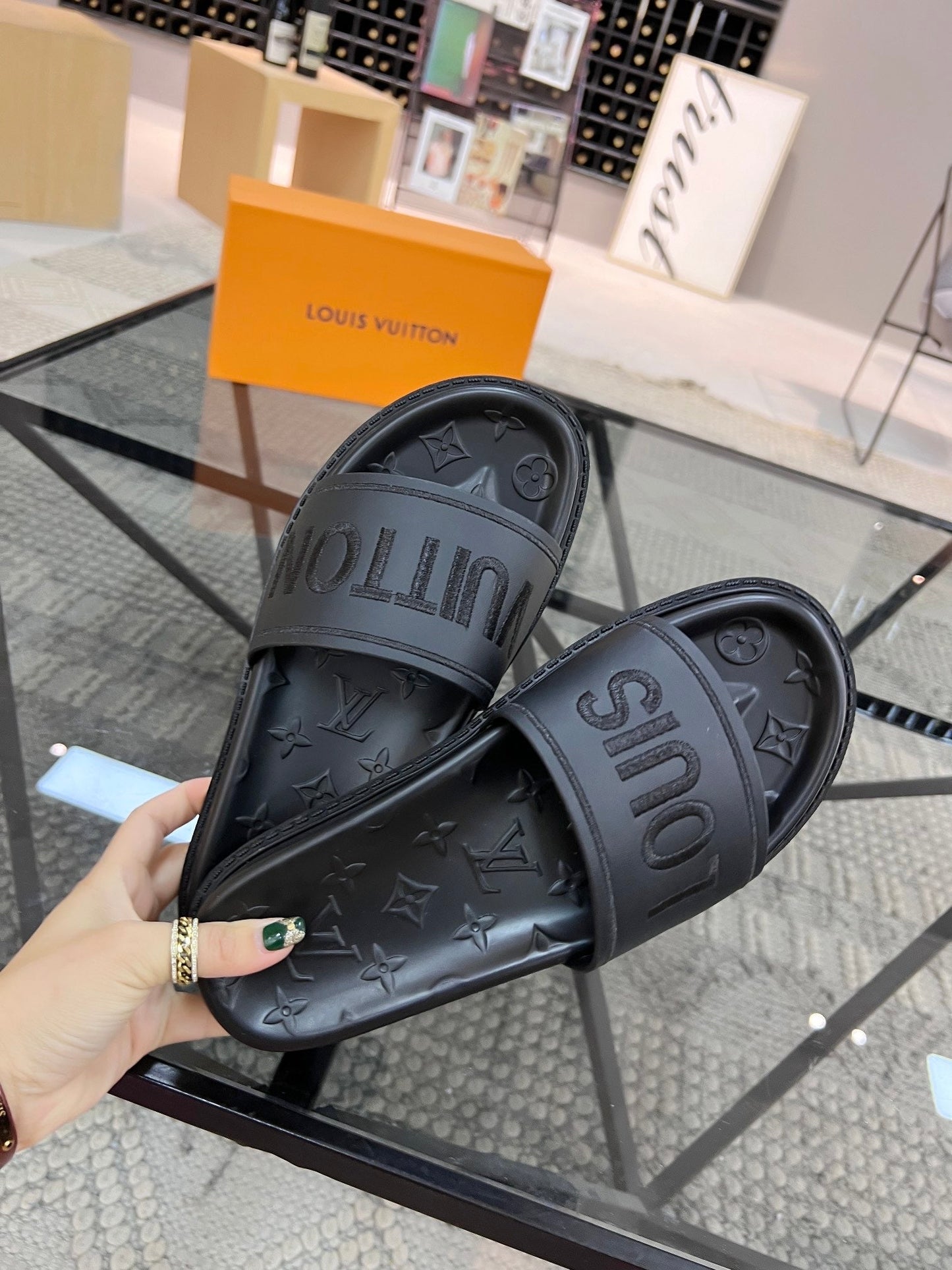 Logo Slides