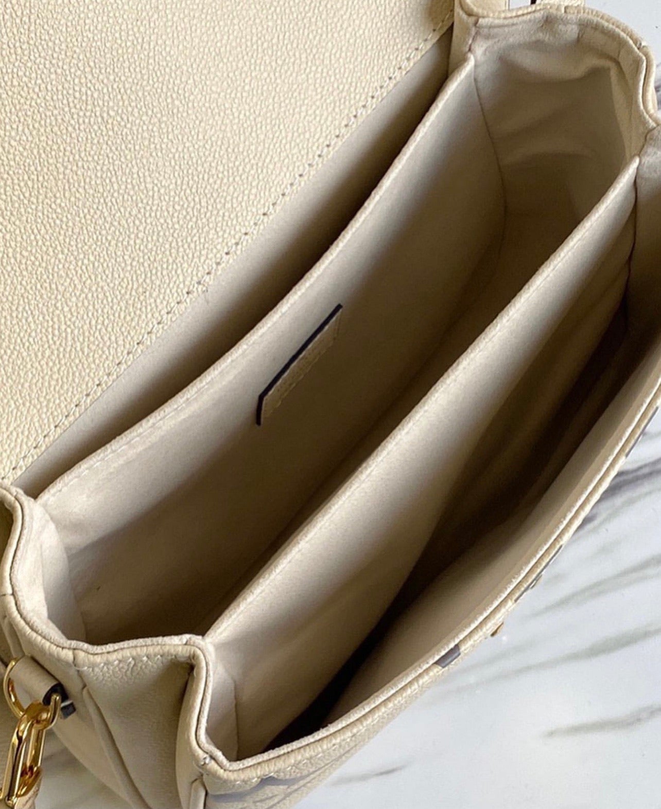 Pochette Metis