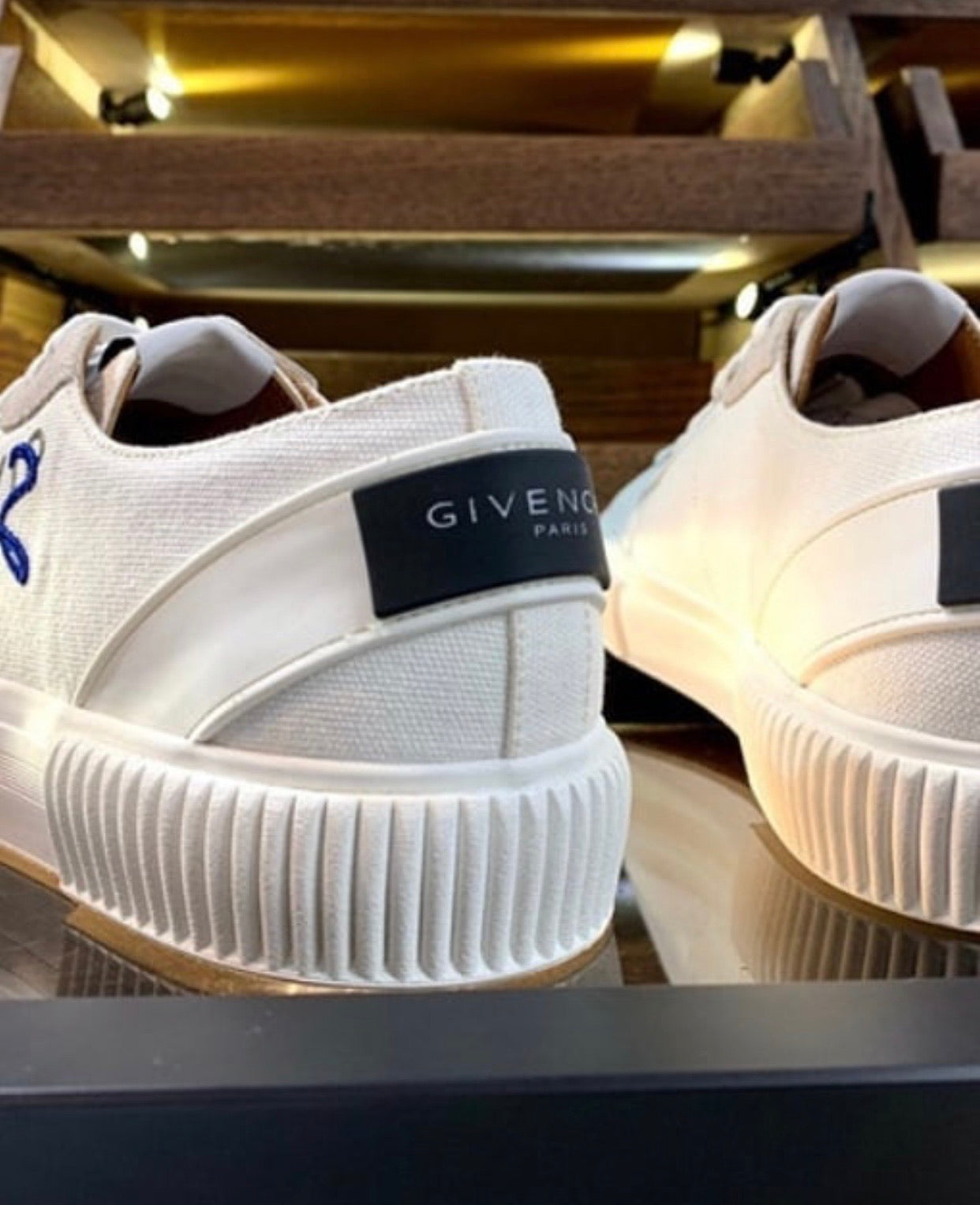 Canvas Sneaker