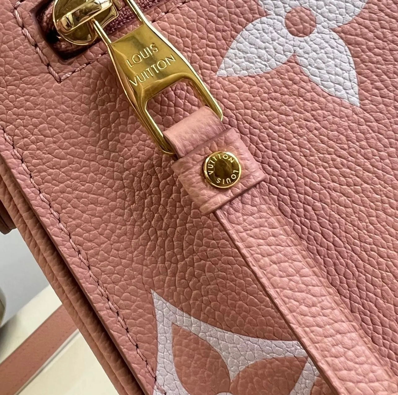 Pochette Metis