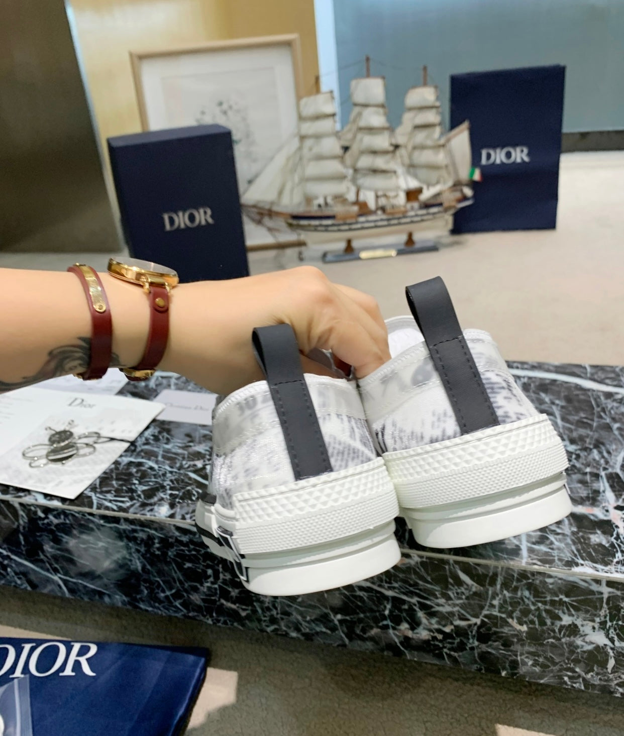 B23 Sneaker