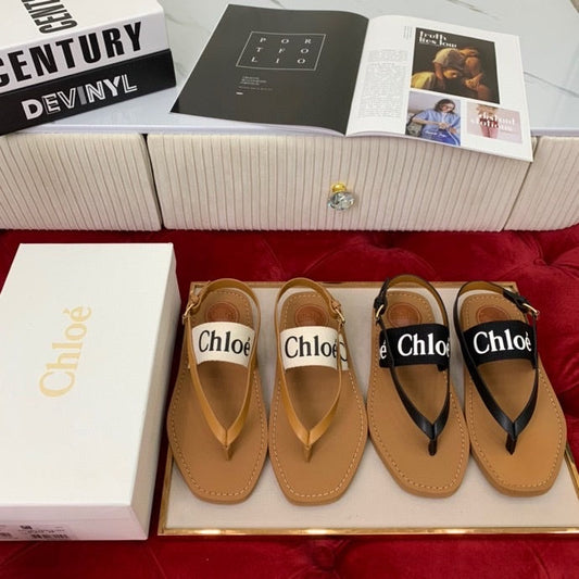 Woody Flat Sandals
