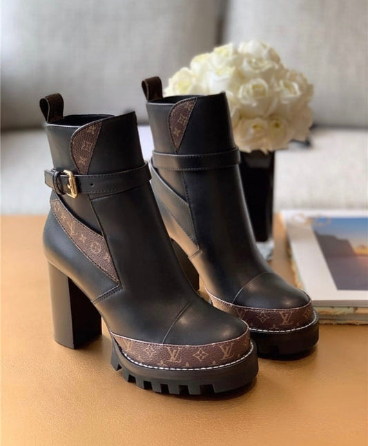 Discovery Ankle Boots