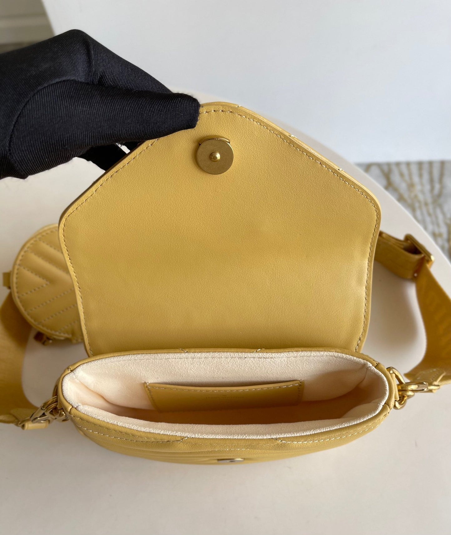New Wave Pochette