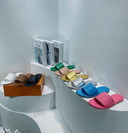 Magnetic Flat Mules