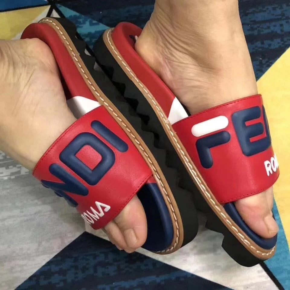 Logo Mania Slides