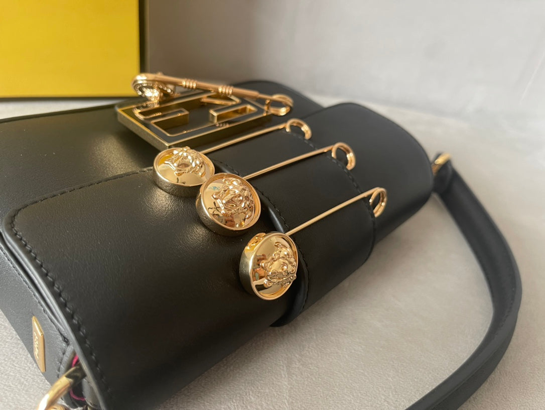 Brooch Mini Baguette