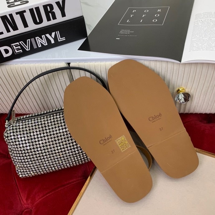 Woody Flat Sandals