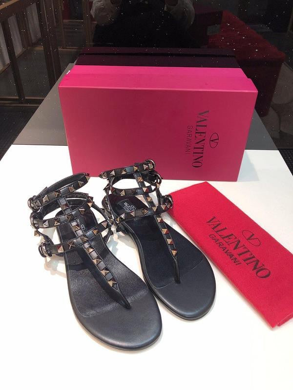 Rockstud Thong Sandals