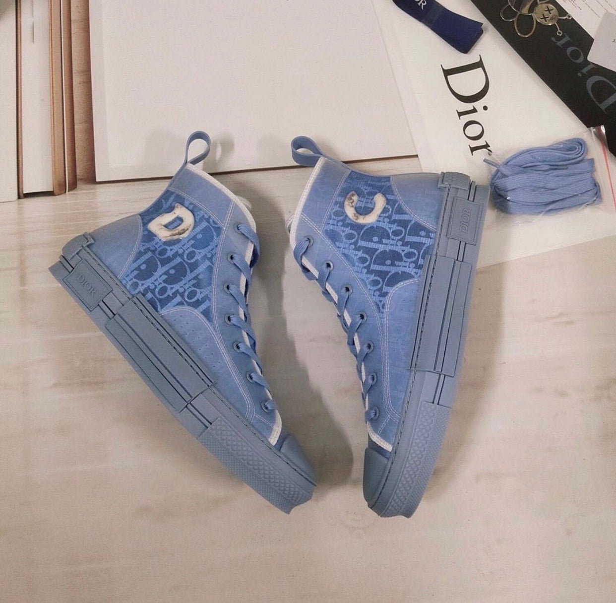 B23 Oblique Blue