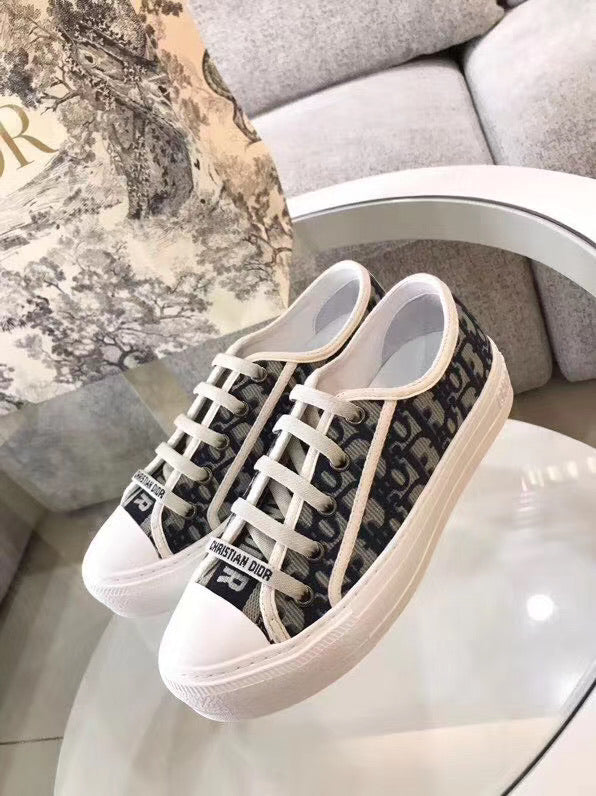 Walk N Dior
