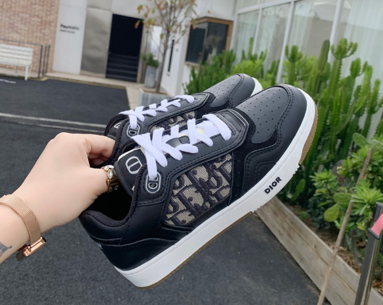 B27 Sneaker