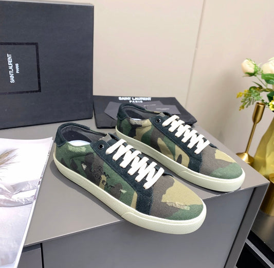 Court Classic Trainers