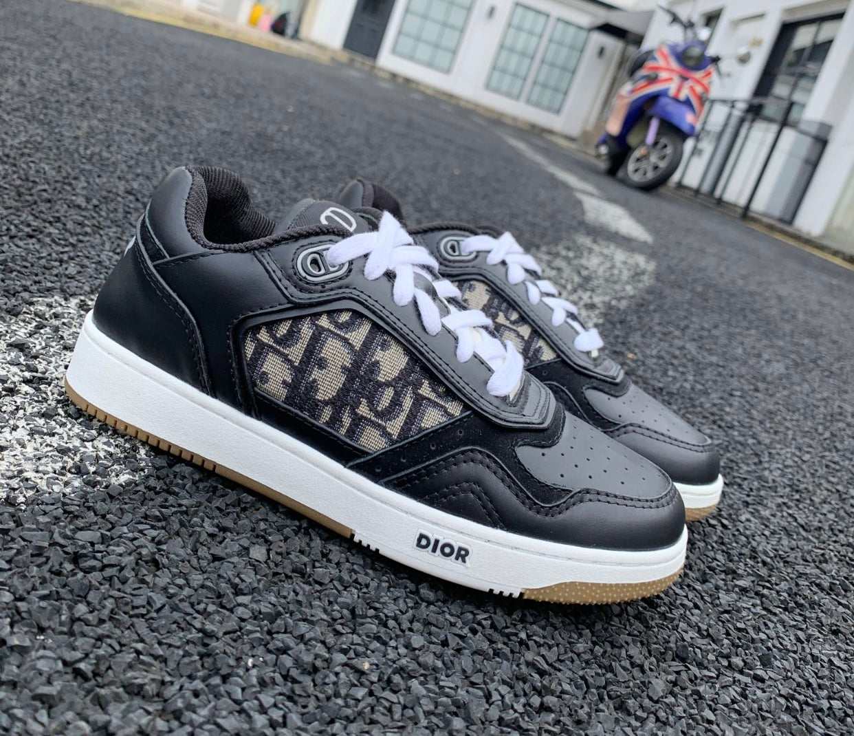 B27 Sneaker