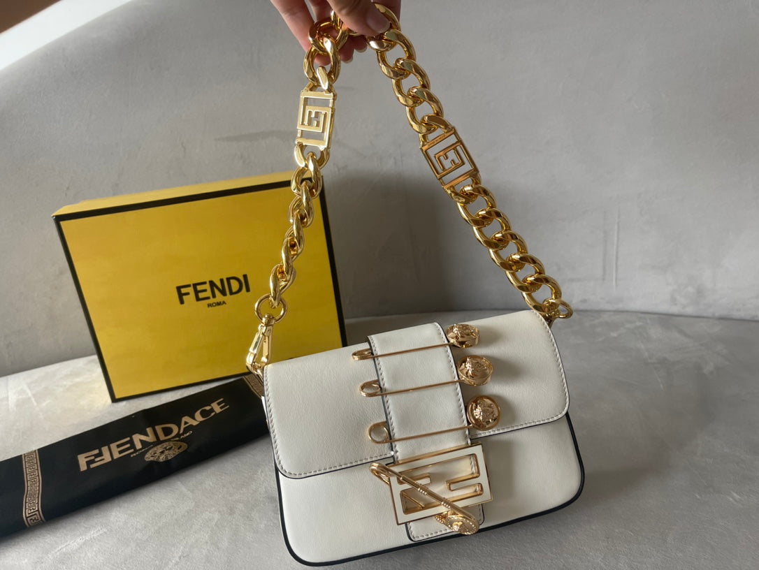 Brooch Mini Baguette