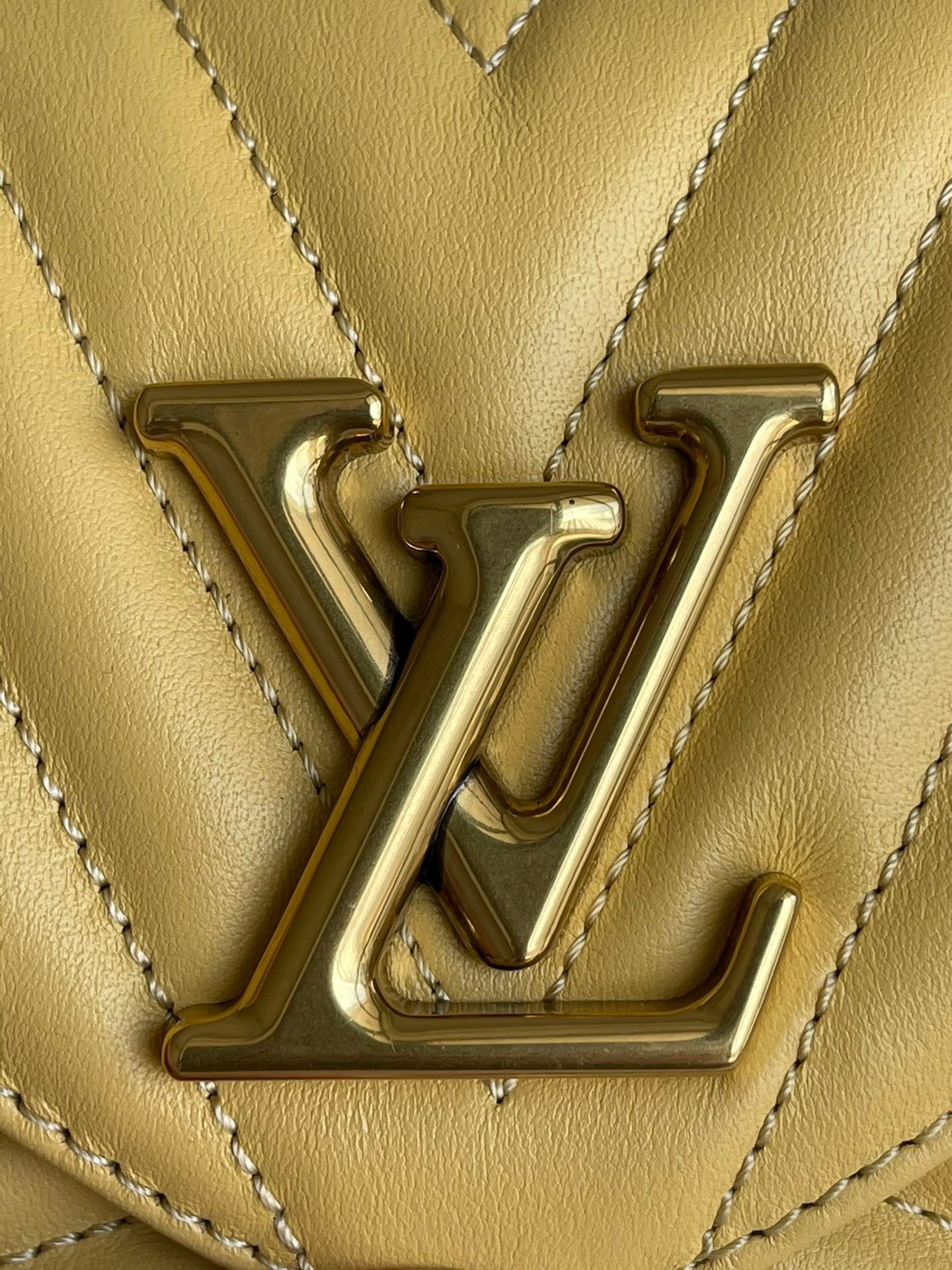 New Wave Pochette