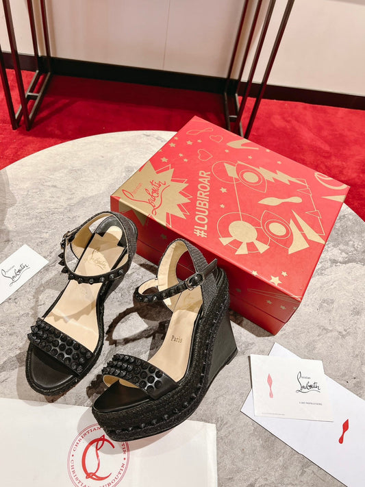 Madmonica Wedges
