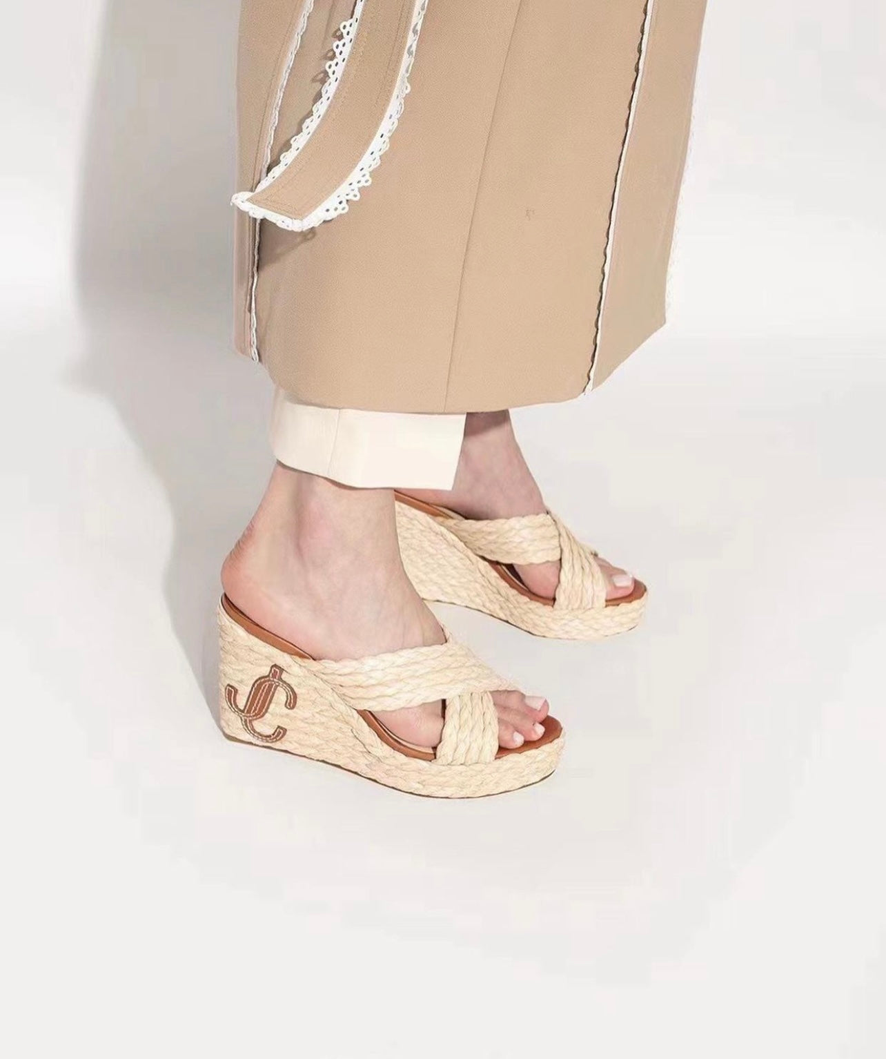 Dovina Wedges