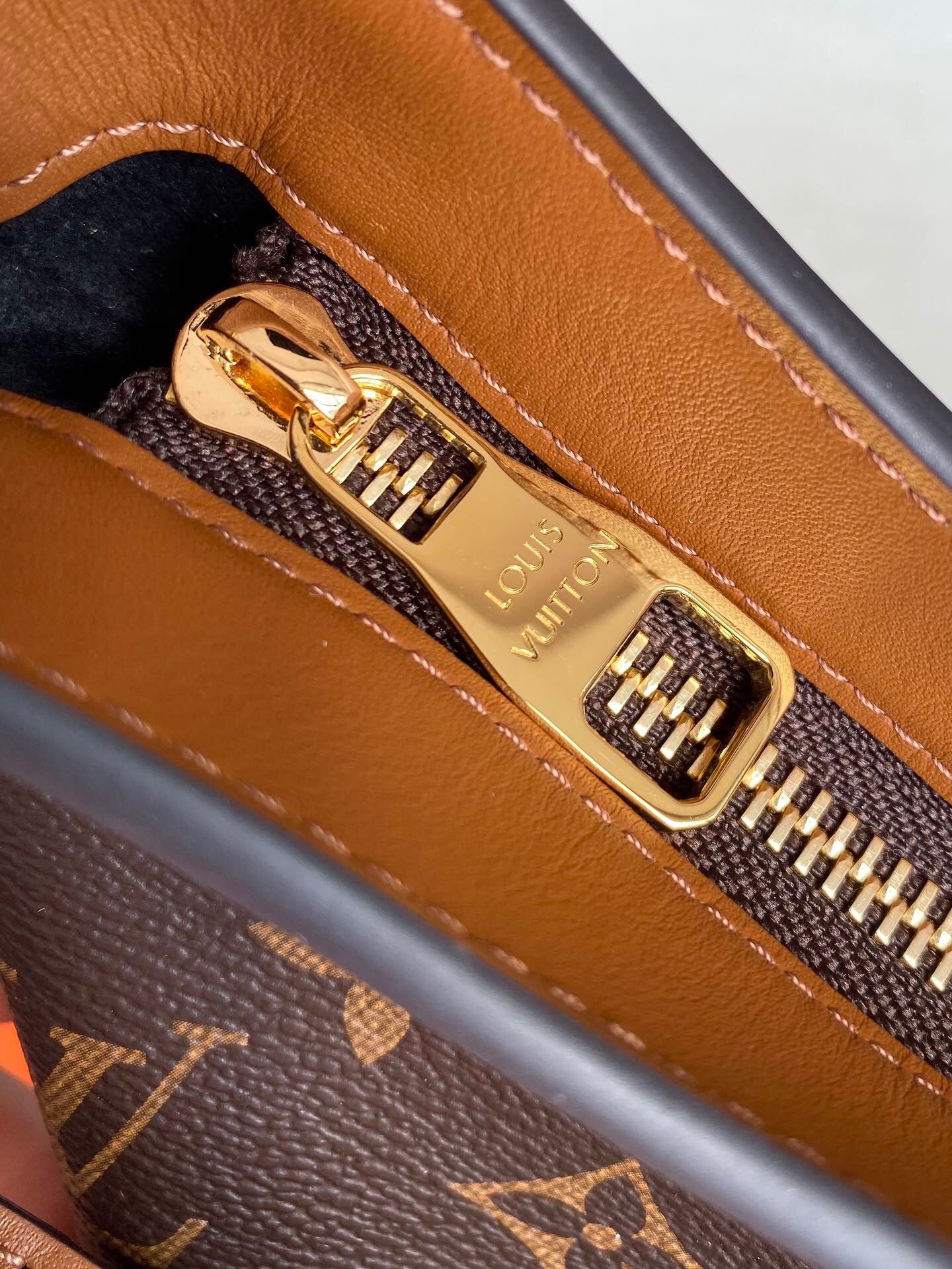 Dauphine Tote