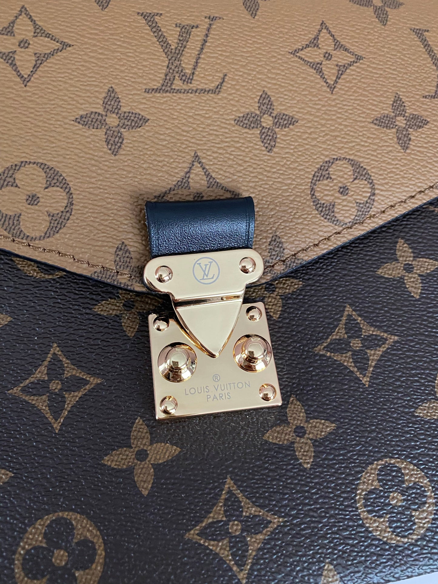 Pochette Metis